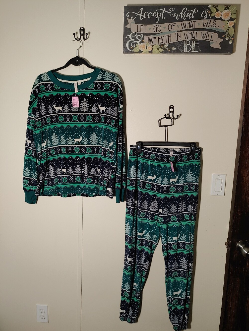 Joyspun Adorable Winter Scene Small 4-6 Long Sleeve Super Soft Pajama Set